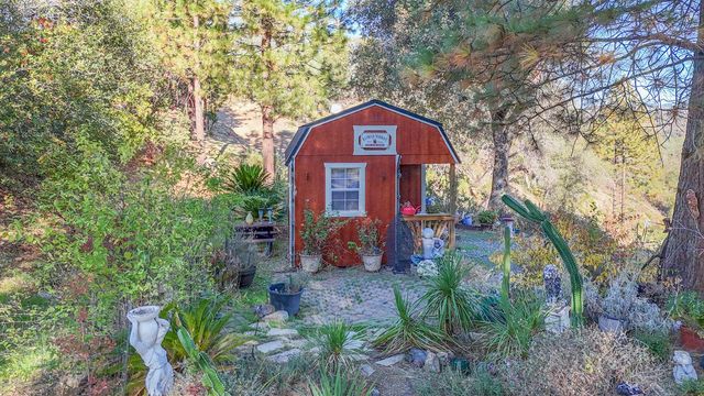 242 Montgomery Dr, Mokelumne Hill, CA 95245