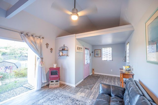 242 Montgomery Dr, Mokelumne Hill, CA 95245