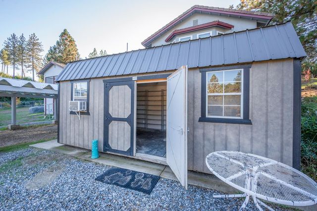 242 Montgomery Dr, Mokelumne Hill, CA 95245