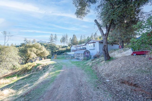 242 Montgomery Dr, Mokelumne Hill, CA 95245