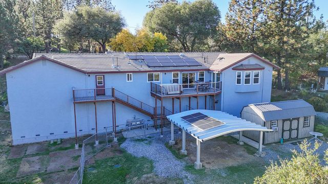 242 Montgomery Dr, Mokelumne Hill, CA 95245