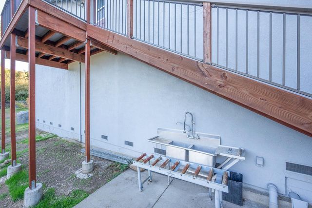 242 Montgomery Dr, Mokelumne Hill, CA 95245