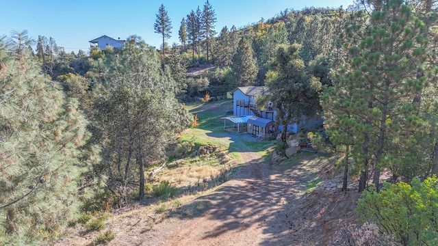 242 Montgomery Dr, Mokelumne Hill, CA 95245