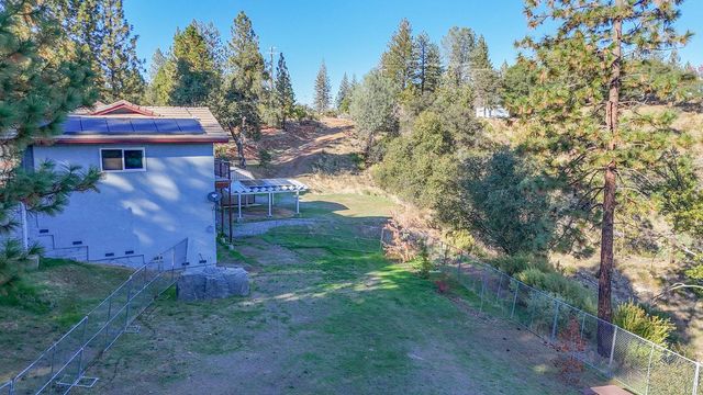 242 Montgomery Dr, Mokelumne Hill, CA 95245