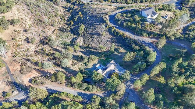242 Montgomery Dr, Mokelumne Hill, CA 95245