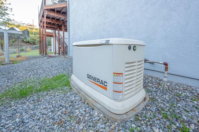 242 Montgomery Dr, Mokelumne Hill, CA 95245