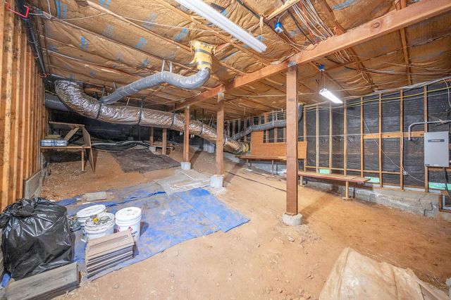 242 Montgomery Dr, Mokelumne Hill, CA 95245