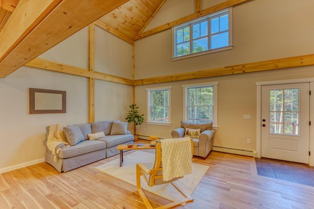 93 Waterthorn Road, Thornton, NH 03285