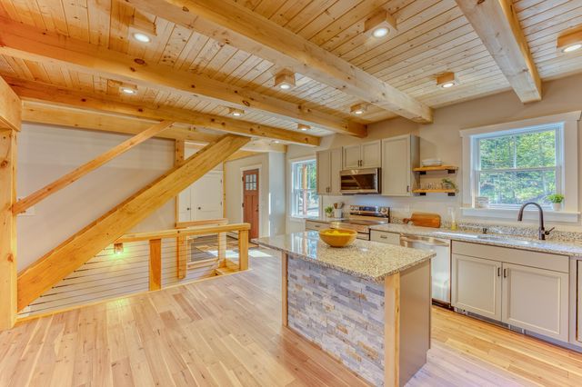 93 Waterthorn Road, Thornton, NH 03285