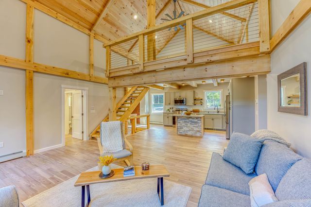 93 Waterthorn Road, Thornton, NH 03285