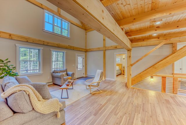 93 Waterthorn Road, Thornton, NH 03285
