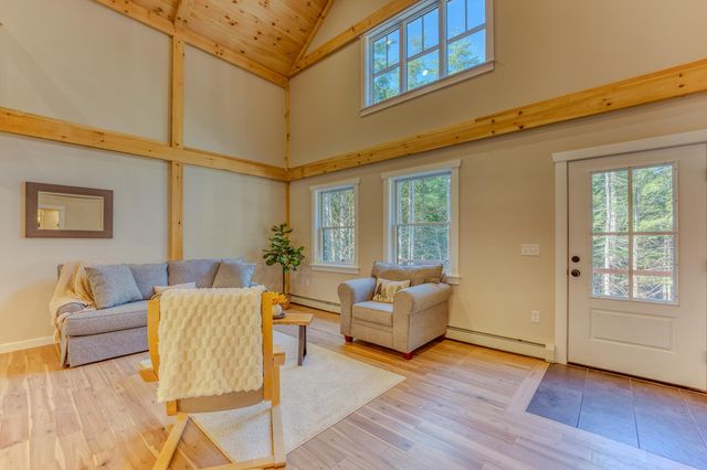 93 Waterthorn Road, Thornton, NH 03285