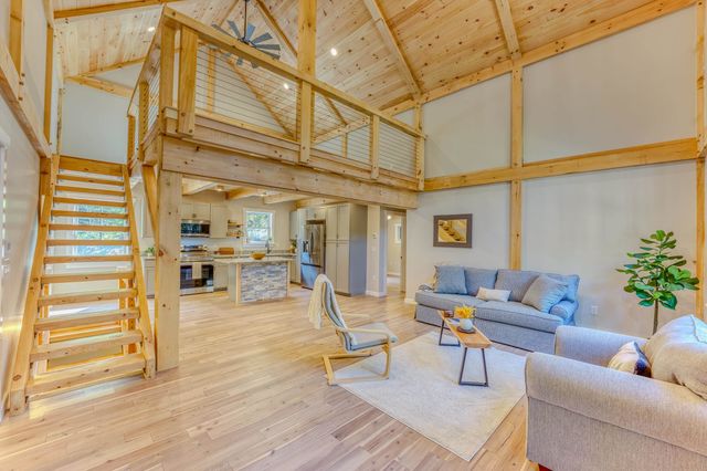 93 Waterthorn Road, Thornton, NH 03285