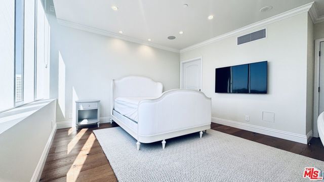 10724 Wilshire Boulevard 1605, Los Angeles, CA 90024