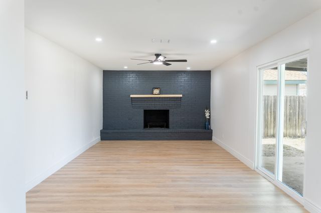 442 Lake Park Drive, Grand Prairie, TX 75052