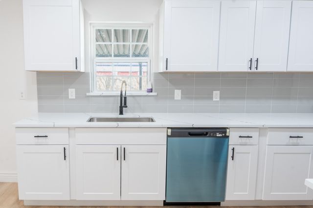 442 Lake Park Drive, Grand Prairie, TX 75052