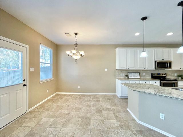 19 Blue Creek Place, The Woodlands, TX 77382