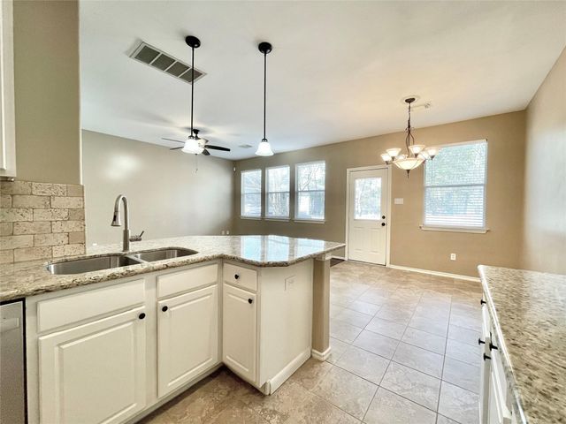 19 Blue Creek Place, The Woodlands, TX 77382