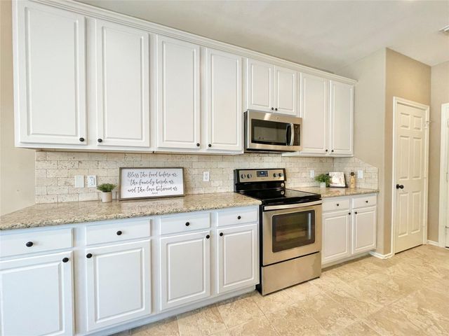 19 Blue Creek Place, The Woodlands, TX 77382