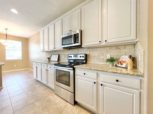 19 Blue Creek Place, The Woodlands, TX 77382