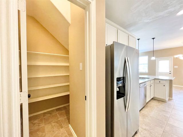 19 Blue Creek Place, The Woodlands, TX 77382