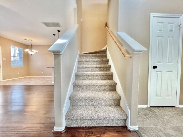 19 Blue Creek Place, The Woodlands, TX 77382