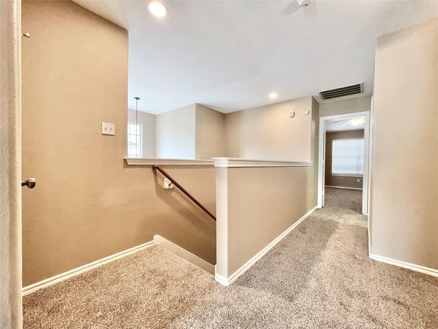 19 Blue Creek Place, The Woodlands, TX 77382