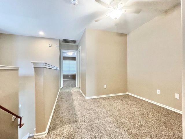 19 Blue Creek Place, The Woodlands, TX 77382