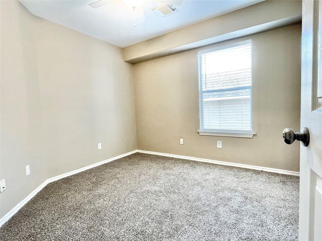 19 Blue Creek Place, The Woodlands, TX 77382