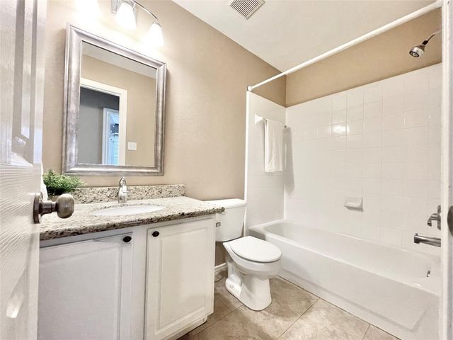 19 Blue Creek Place, The Woodlands, TX 77382