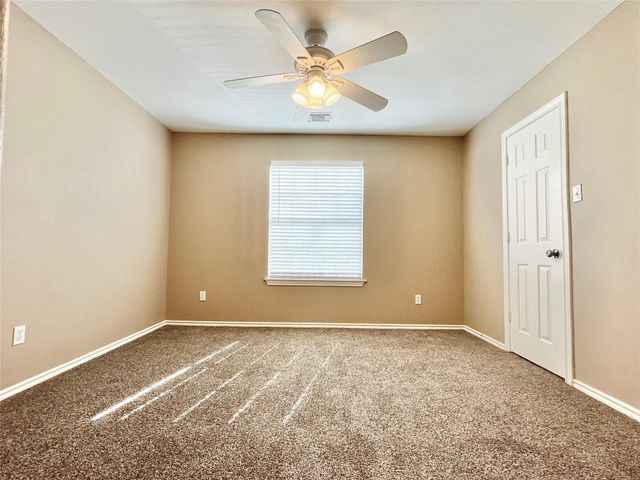 19 Blue Creek Place, The Woodlands, TX 77382