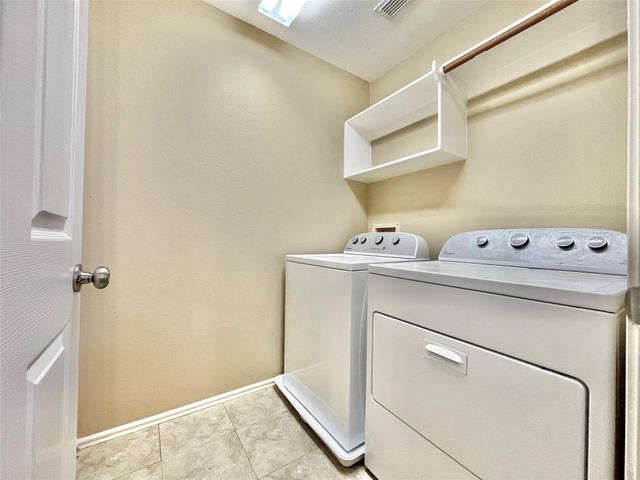 19 Blue Creek Place, The Woodlands, TX 77382