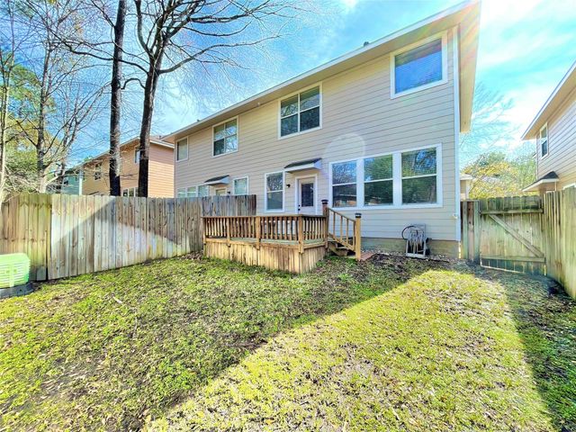 19 Blue Creek Place, The Woodlands, TX 77382