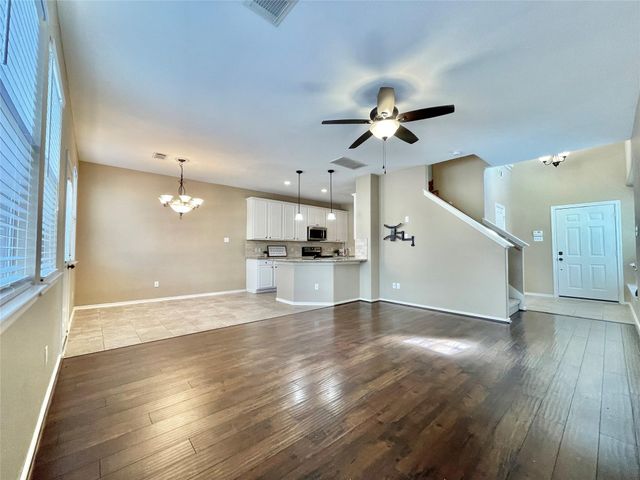 19 Blue Creek Place, The Woodlands, TX 77382