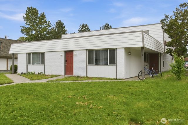 16 147th Avenue SE, Bellevue, WA 98007