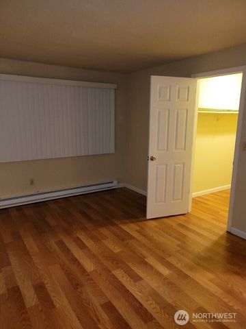16 147th Avenue SE, Bellevue, WA 98007
