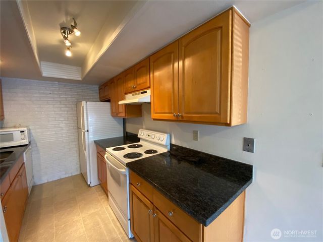 16 147th Avenue SE, Bellevue, WA 98007