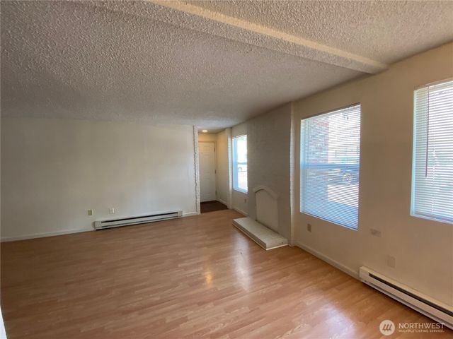 16 147th Avenue SE, Bellevue, WA 98007