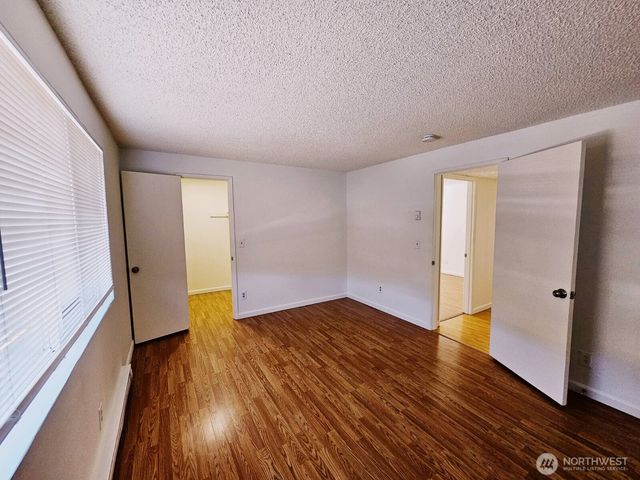16 147th Avenue SE, Bellevue, WA 98007