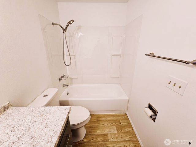 16 147th Avenue SE, Bellevue, WA 98007