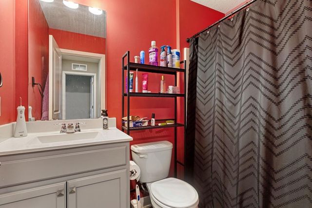 5205 Oak Grove Parkway N, Brooklyn Park, MN 55443