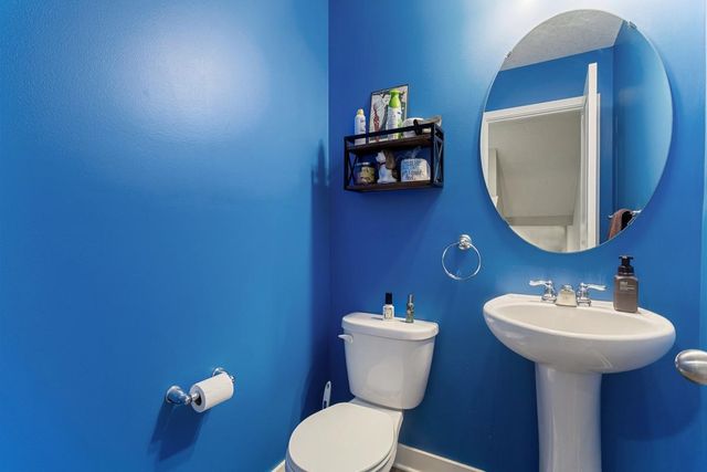 5205 Oak Grove Parkway N, Brooklyn Park, MN 55443