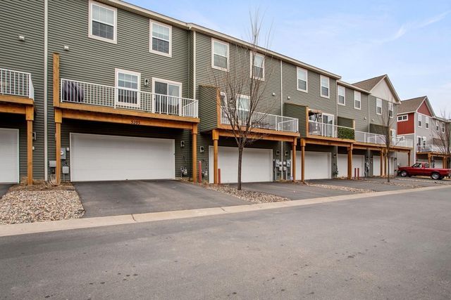 5205 Oak Grove Parkway N, Brooklyn Park, MN 55443