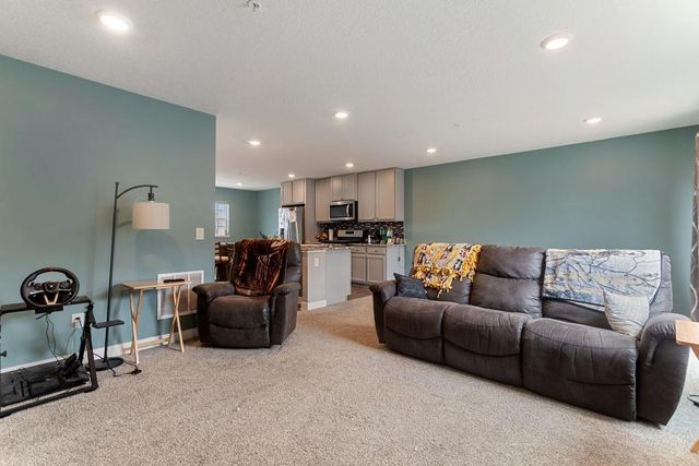 5205 Oak Grove Parkway N, Brooklyn Park, MN 55443