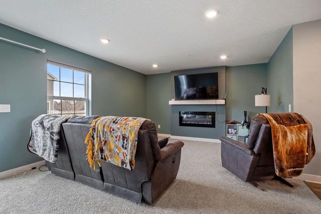 5205 Oak Grove Parkway N, Brooklyn Park, MN 55443