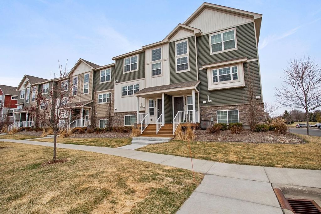 5205 Oak Grove Parkway N, Brooklyn Park, MN 55443