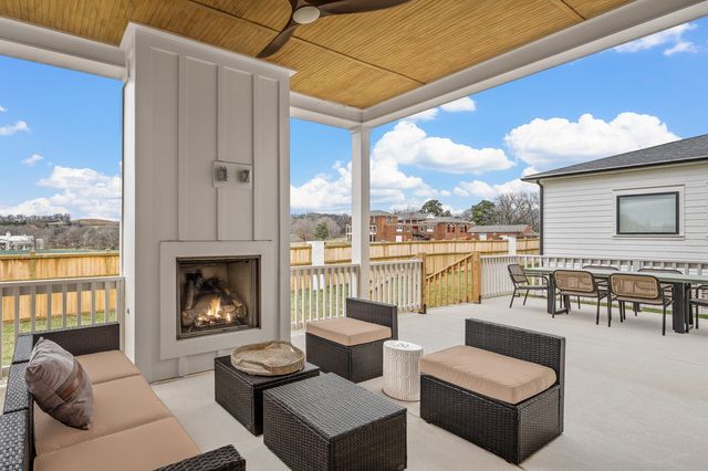 4009 Kathie Dr, Thompsons Station, TN 37179