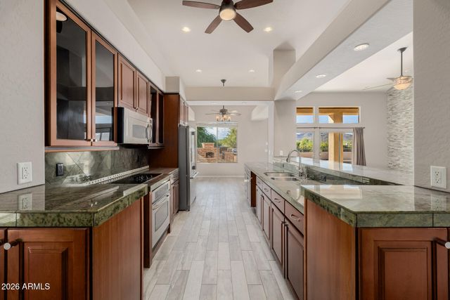 1916 E PRIMROSE Path, Phoenix, AZ 85086