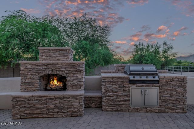 1916 E PRIMROSE Path, Phoenix, AZ 85086