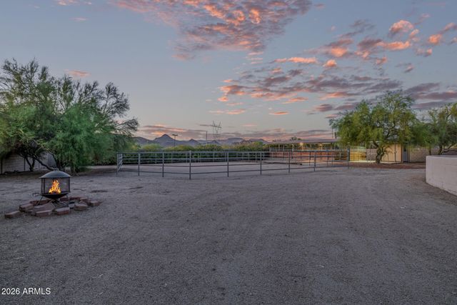 1916 E PRIMROSE Path, Phoenix, AZ 85086